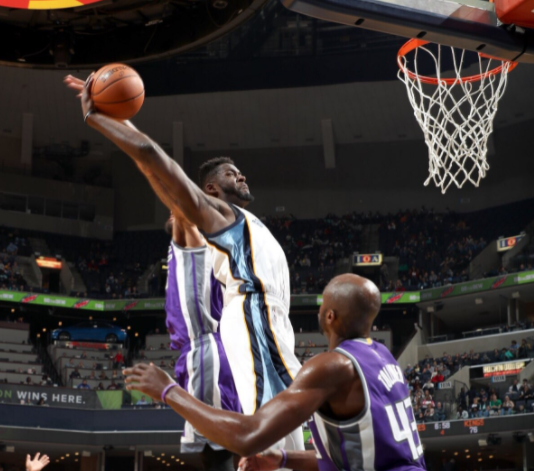  坎宁安关键球命中活塞险胜火箭结束连败颓势